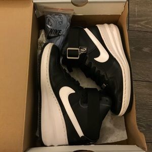 Nike Lunar Force Sky Hi Sneakers